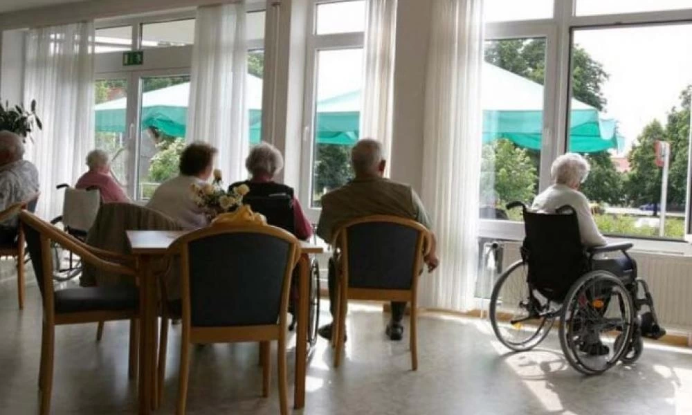 Μαζικοί έλεγχοι από σήμερα για κορονοϊό σε γηροκομεία